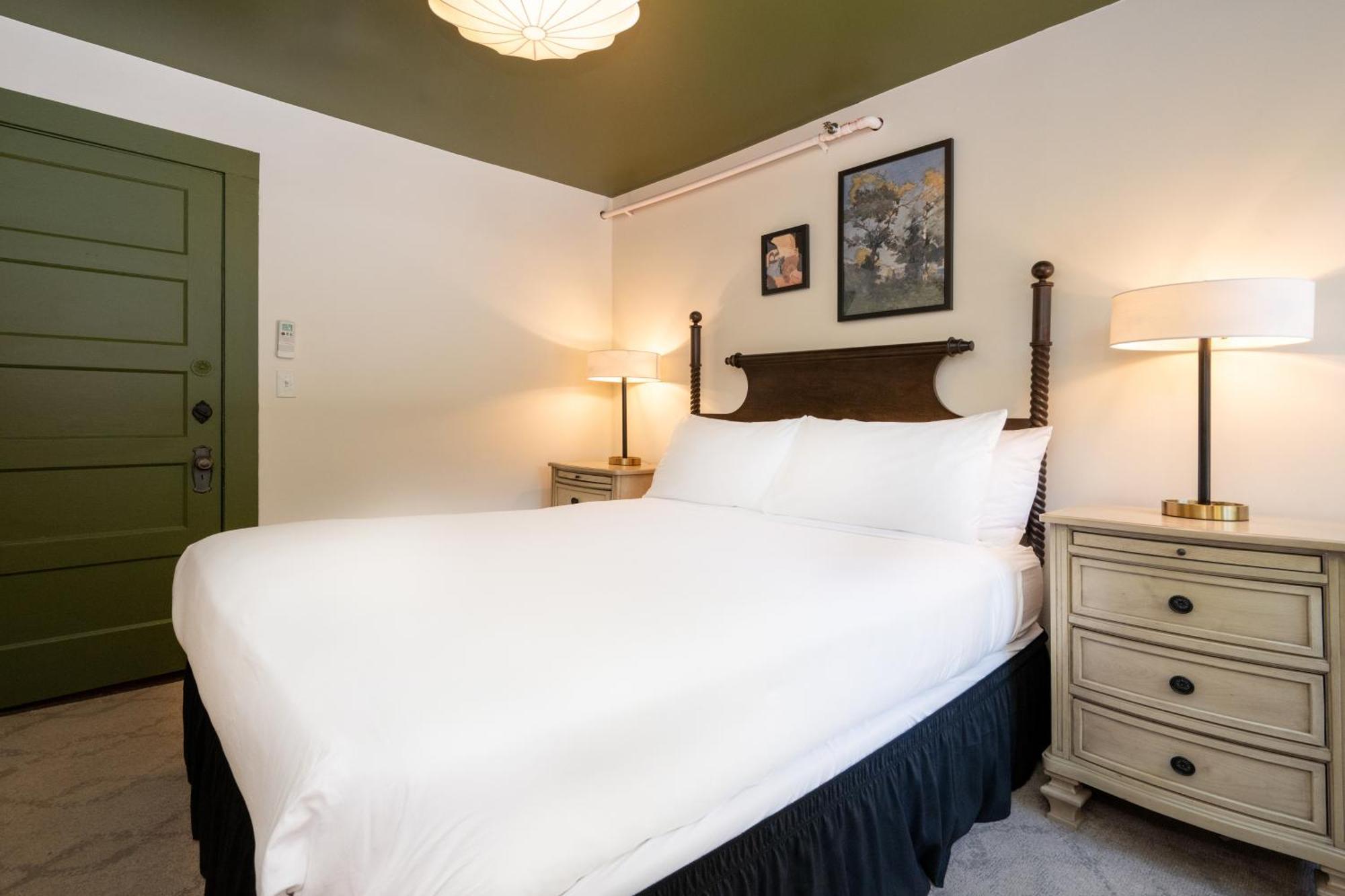 Hotel The Constance By The Lenox Collection Exteriér fotografie